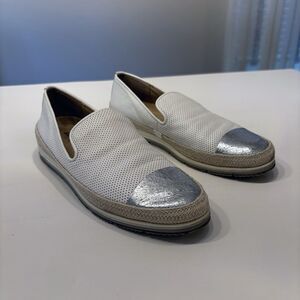 Vaneli Sport Qalila Women's White Leather Silver‎ Slip-On Shoes Size 8.5 M